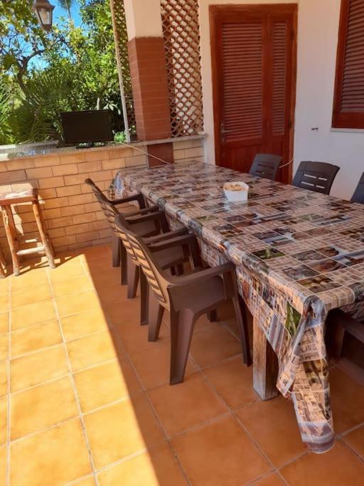 Casa Vacanza Villa Rita Mondragone Bagian luar foto
