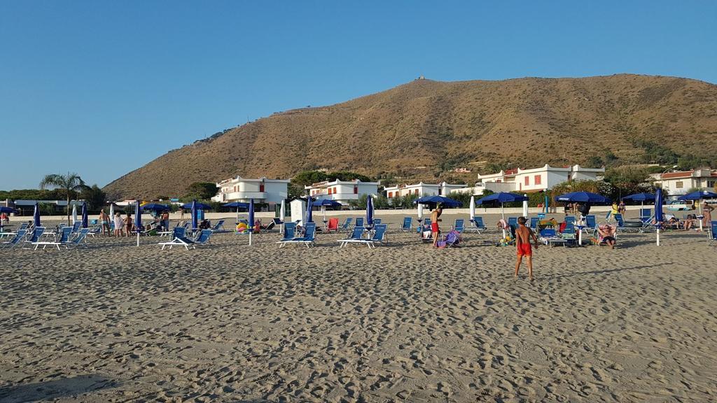 Casa Vacanza Villa Rita Mondragone Bagian luar foto