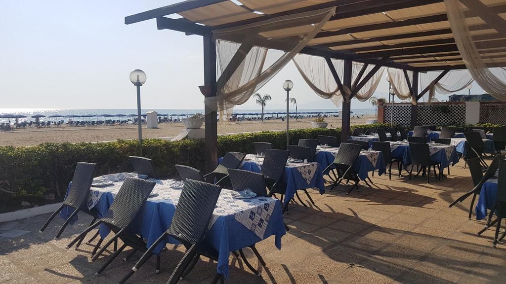 Casa Vacanza Villa Rita Mondragone Bagian luar foto