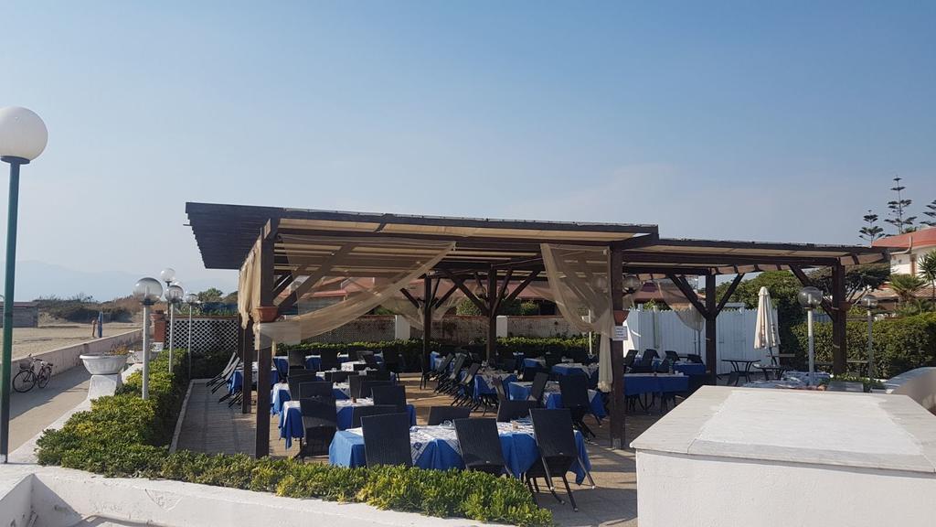 Casa Vacanza Villa Rita Mondragone Bagian luar foto
